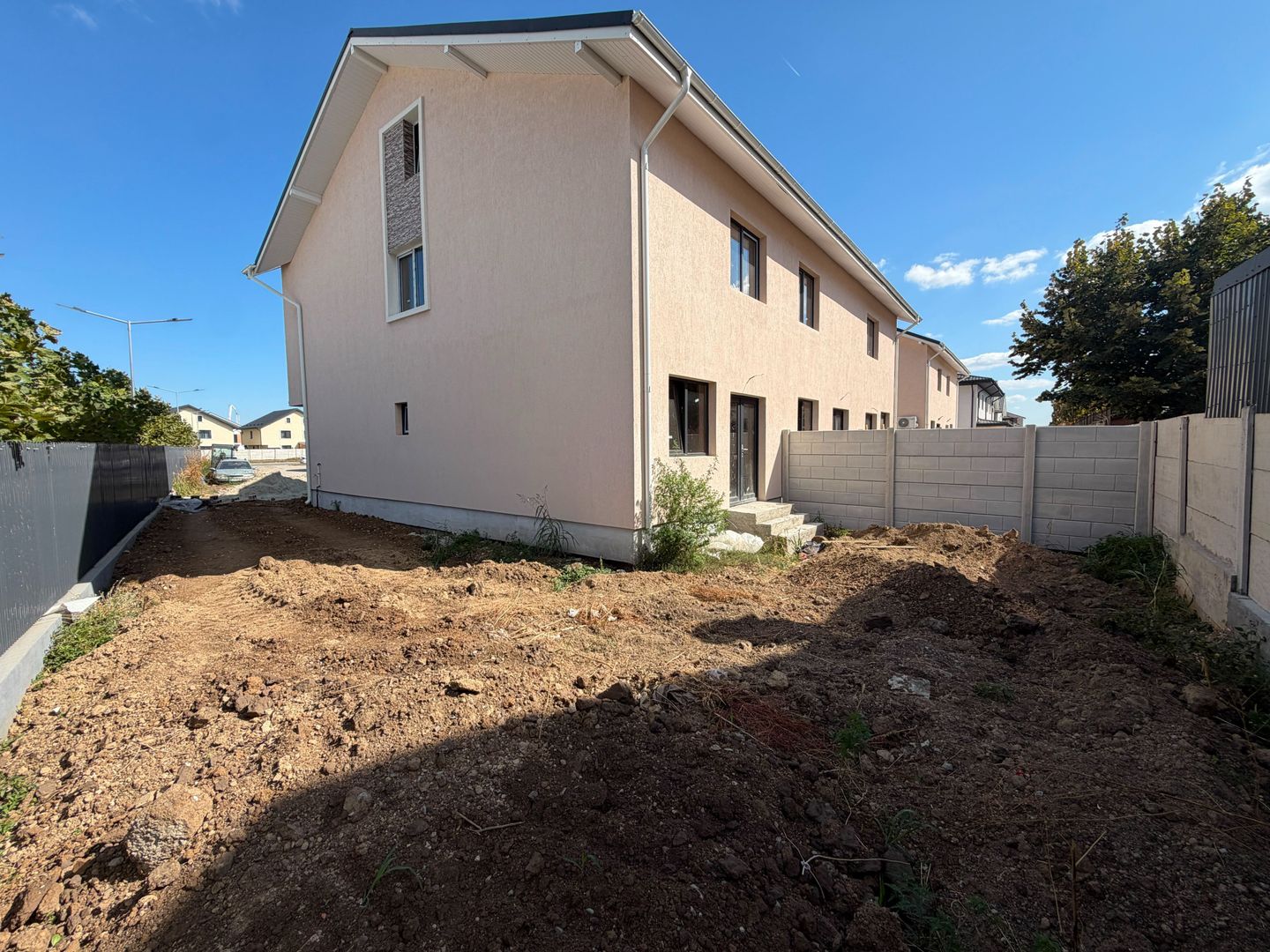 CASA TRIPLEX, TOATE UTILITATILE, INCALZIRE PARDOSEALA, COMISION 0% - Poză 2
