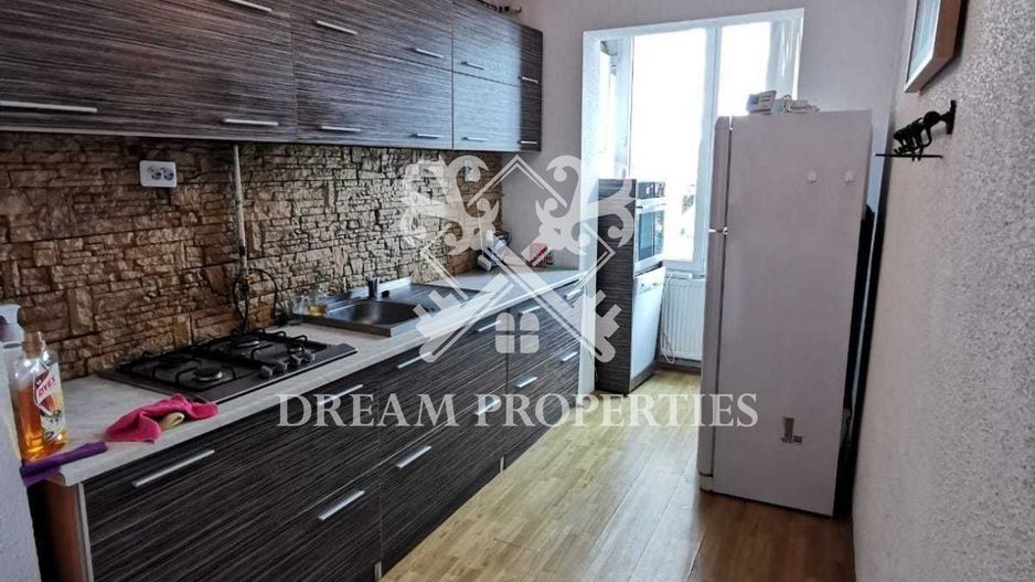 Apartament 3 camere, 2 parcări , balcon, zona Parcului Central - Poză 2