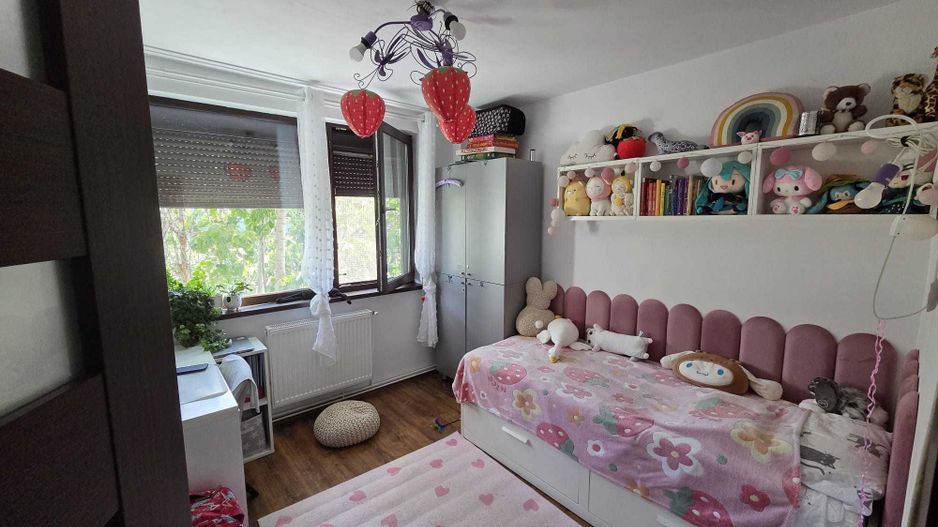 Vanzare Apartament 4 camere, 2 băi, balcon mare, centrala, boxa – Drumul Taberei - Poză 2