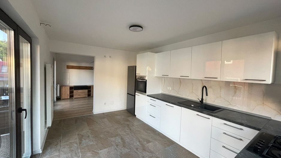 Apartament 3 Camere Spațios, Mobilat,  Curte și Balcon - Poză 6