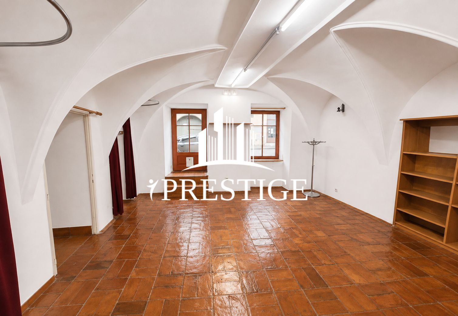 SPAȚIU COMERCIAL 60 MP | VITRINĂ LA STRADĂ | ULTRACENTRAL - Poză 1