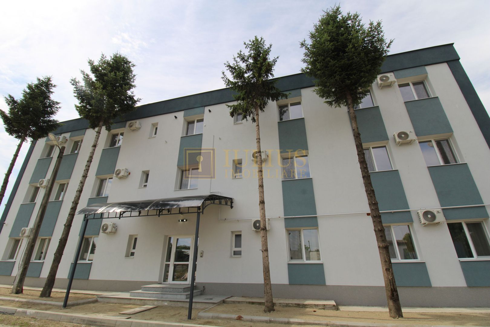 Zona Lunei, o camera, prima inchiriere - Poză 9