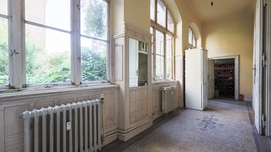 Proprietate VÂNDUTĂ! Locație de exceptie - Poză 4