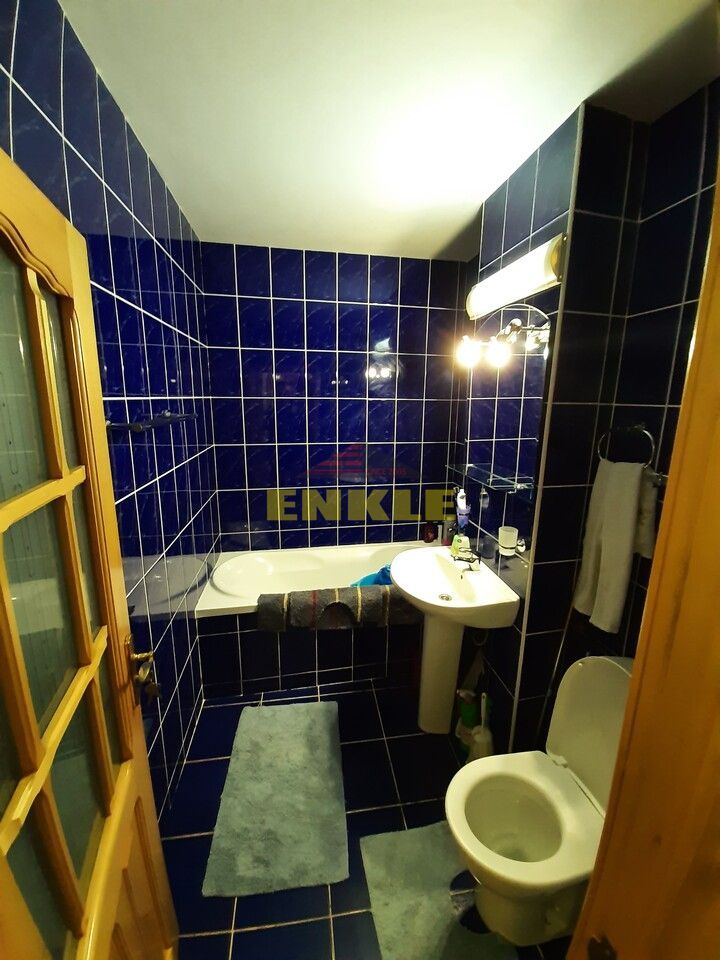 Apartament 3 camere, zona Bd.George Enescu , et.1, mobilat/utilat, pret negociabil ! - Poză 8