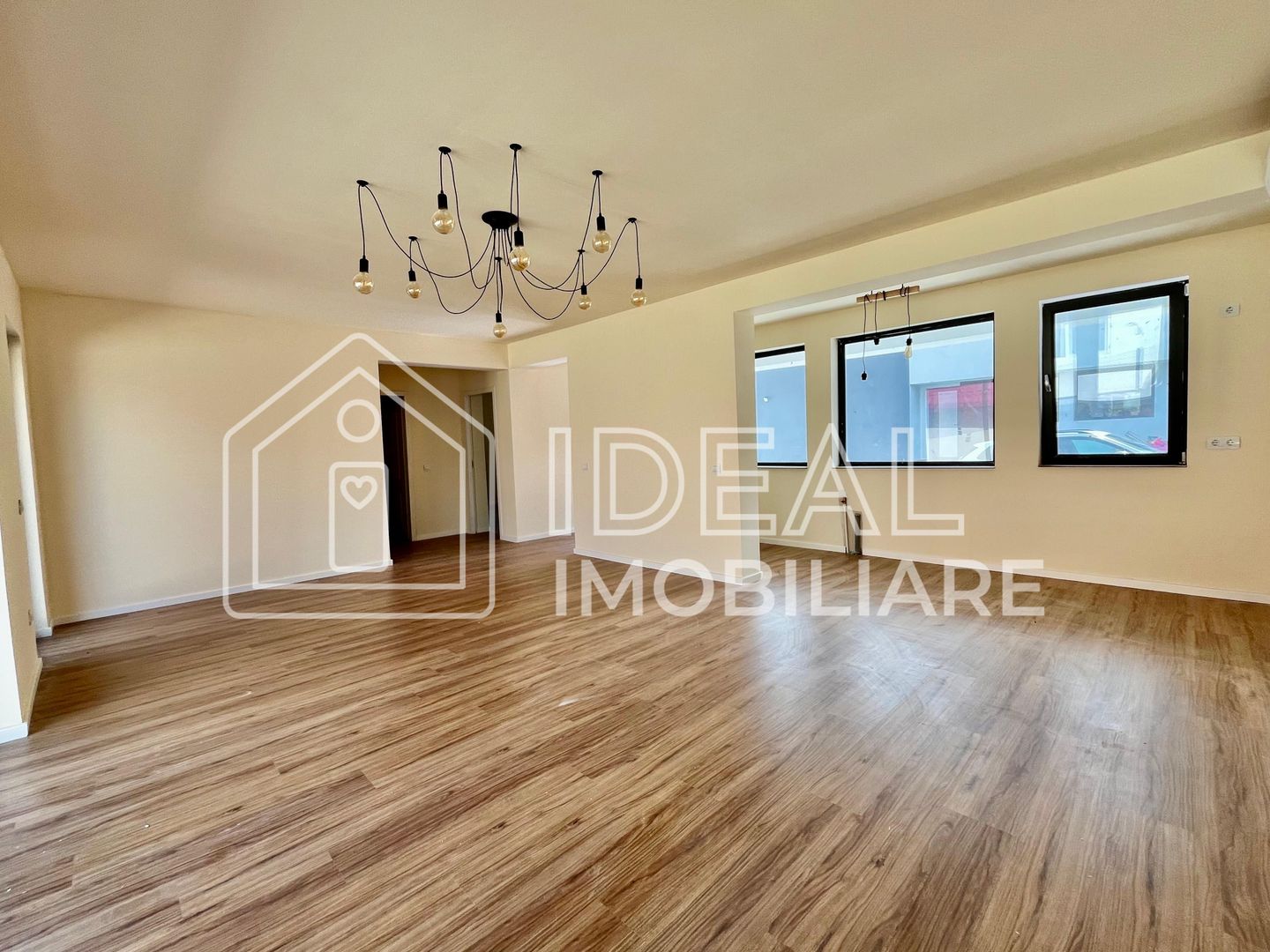 Casa cu 3 camere | 85mpu | Tocile - Poză 17