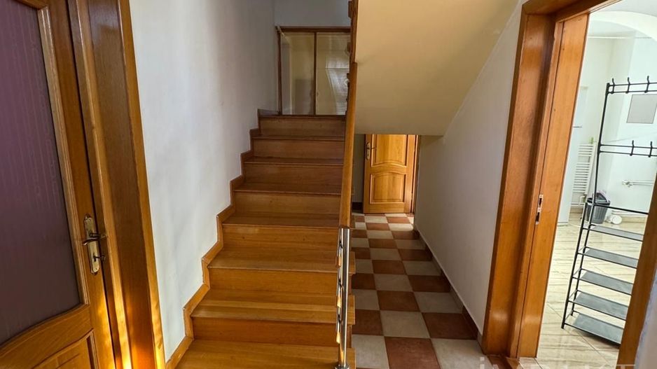 Casă tip duplex, 200 mp, 3 niveluri, 2 locuri de parcare - Poză 3