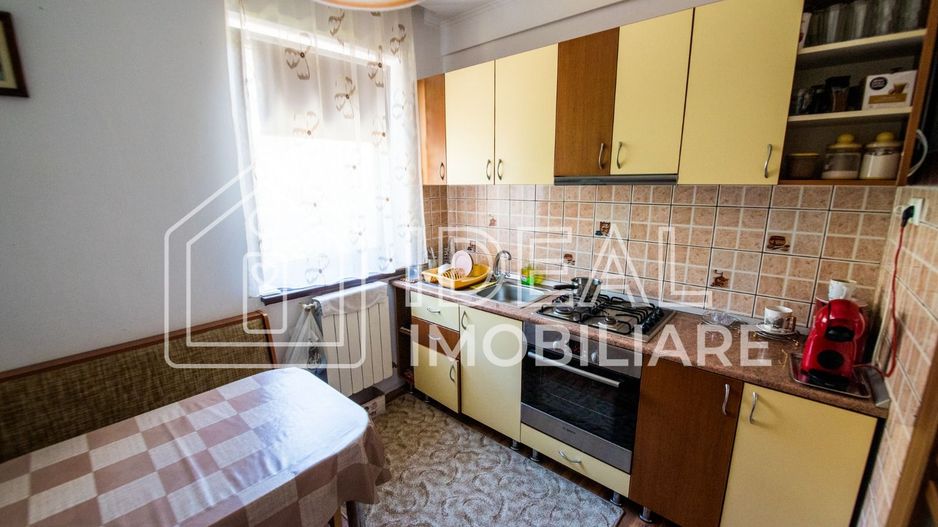 Casa Individuala cu 8 camere si 430 mp de curte, zona Calea Poplacii - Poză 26