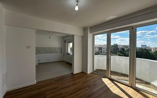 Apartament complet renovat cu scara interioara - Poză 3
