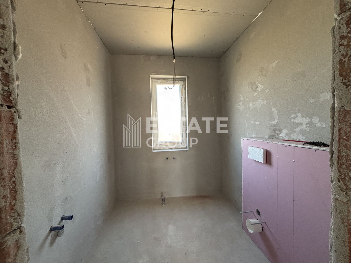 Casa individuala cu 4 camere in Mosnita Noua zona Castel - Poză 14