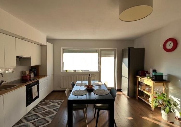 Vând apartament 3 camere, 64 mp + balcon, mobilat, utilat. - Poză 2