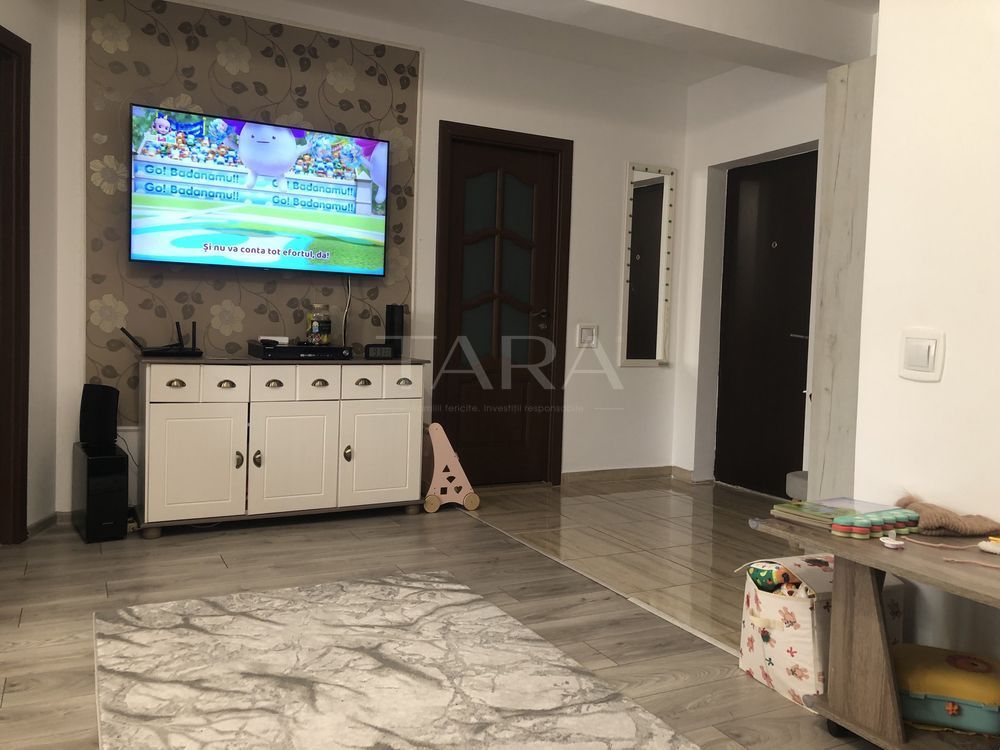 Vand apartament 2 camere zona Urusagului - Poză 4