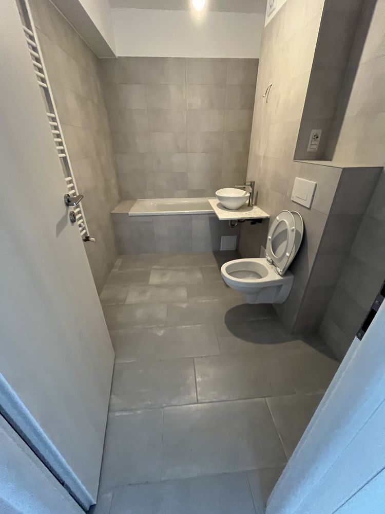 Apartament 2 camere+bucatarie separat+baie,hol si terasa+parcare - Poză 5