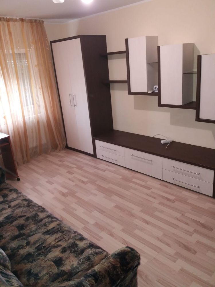 Apartament cu 2 camere, etaj intermediar - Micro 17 - Poză 1
