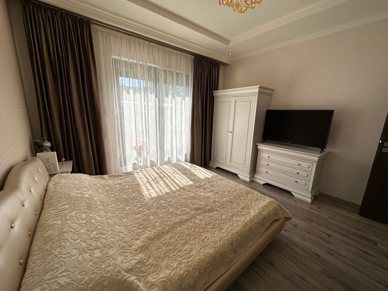 CASA EXCEPTIONALA CU LIVADA PROPRIE - Poză 7