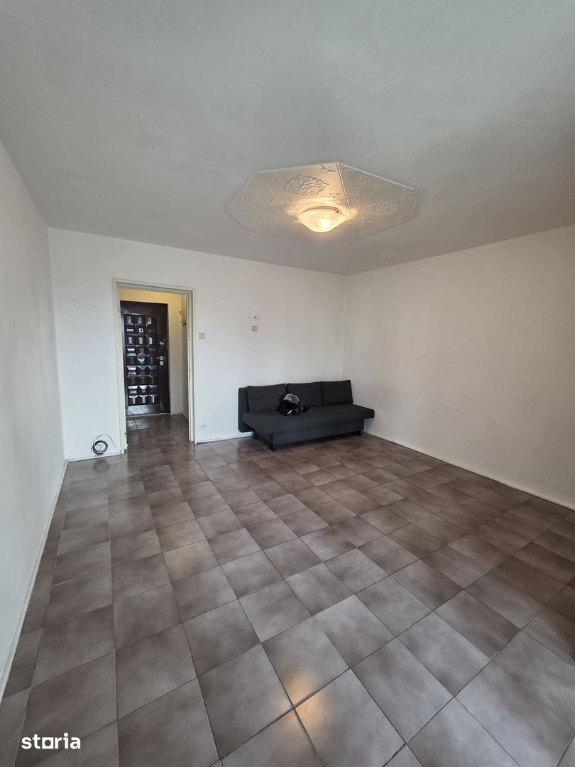 Vedere panoramica spre apus // spatioasa // imobil renovat - Poză 3