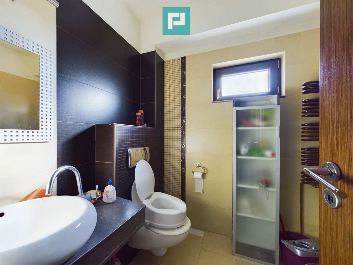 Vilă spațioasă cu 8 camere, Grădiște - Poză 15