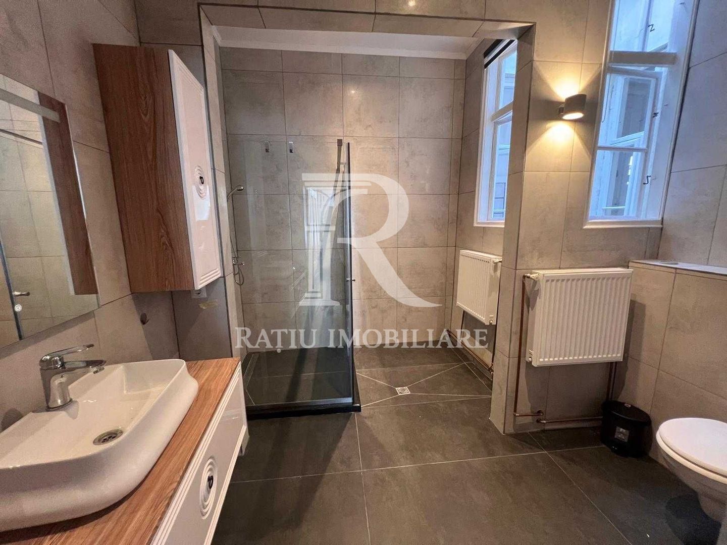 Apartament la casa 4 camere | Mihai Eminescu | Curte comuna | Oradea - Poză 5