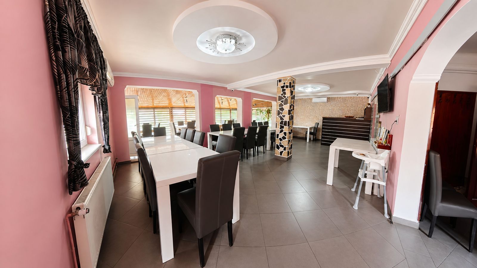 Afacere funcțională - Sală de Evenimente–Motel – Loc. Valea lui Mihai - Poză 4