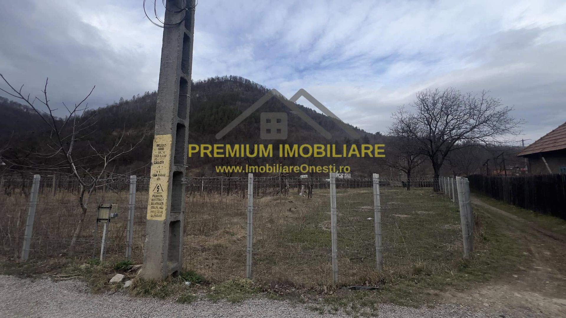 Teren 2540 mp intravilan Oituz - Poză 3