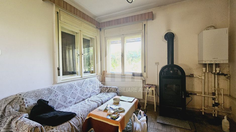 Casa individuala de vanzare, Lipoveni - Centru - Poză 4