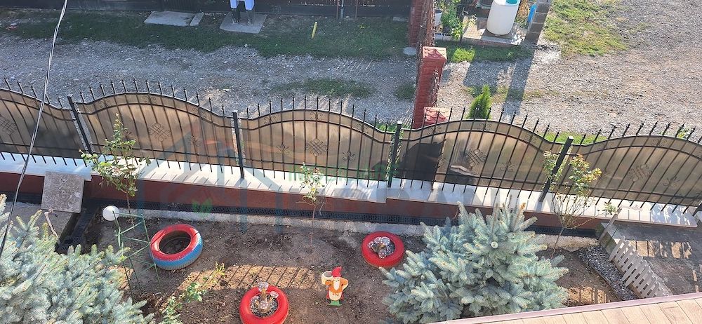 Casă de vânzare în Voinesti, Iași, cu garaj și grădină - Poză 3