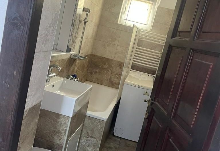 Ap 2 cam zona Circumvalatiunii Bloc anvelopat - Poză 4