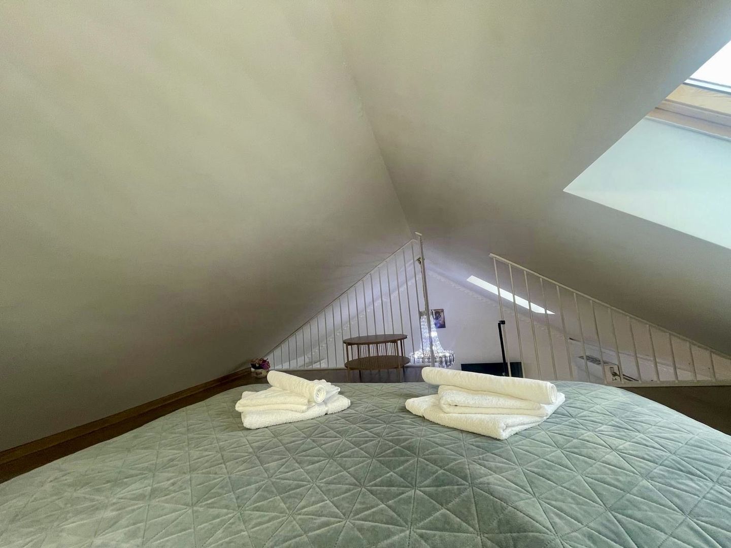 Casa moderna de inchiriat | Burdujeni | Pret pe zi - Poză 9