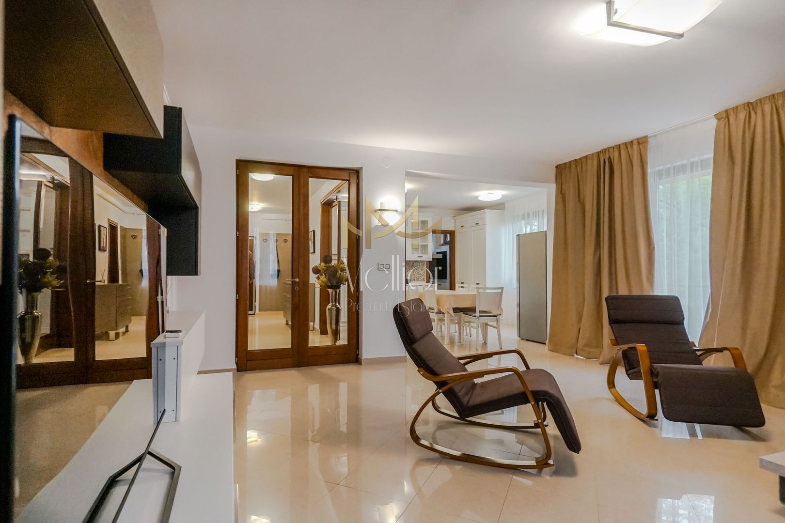 Ap spatios 4 camere, garaj, Andrei Muresanu, zona strazii Trifoiului - Poză 4