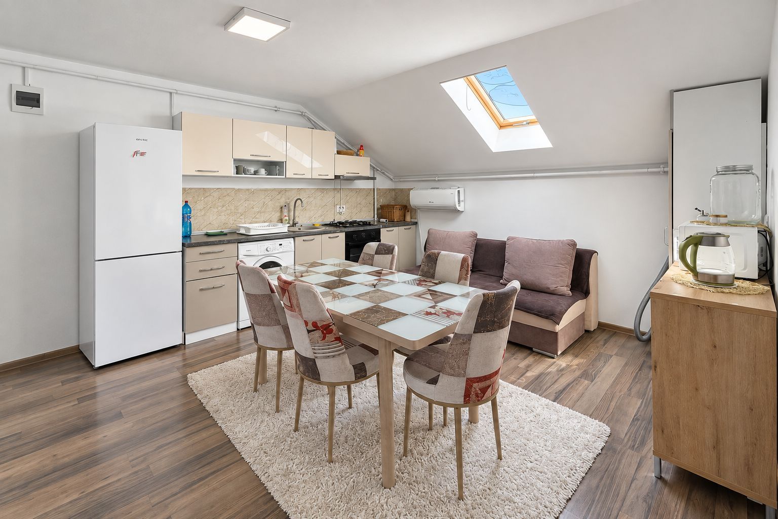 Apartament 2 dormitoare, zona Vlaicu, complet mobilat și utilat - Poză 3