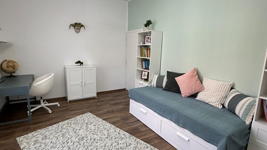 Imobil cu destinatii multiple- 6 apartamente - Poză 47