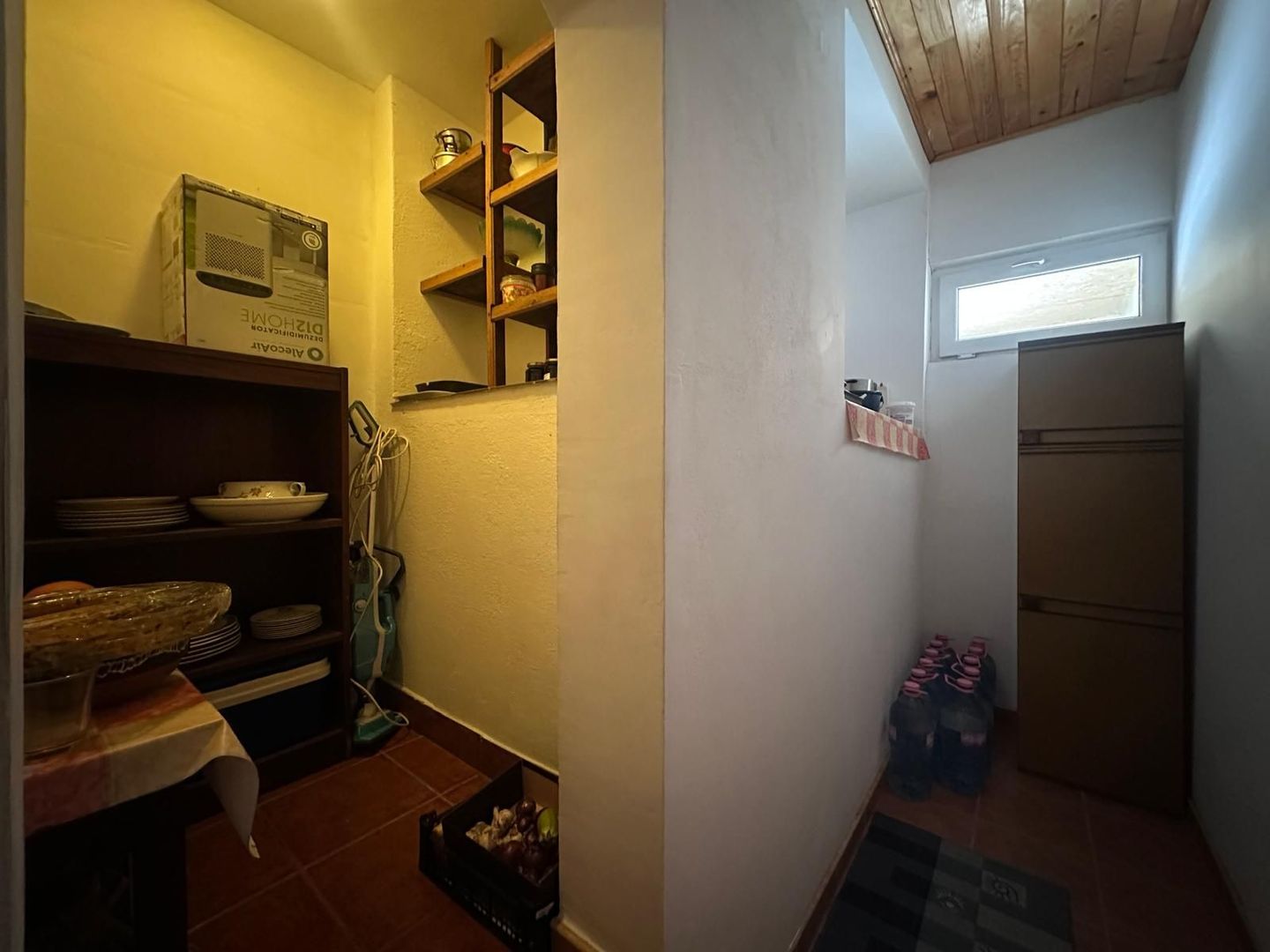 Casă de vânzare în Pucioasa! - Poză 21