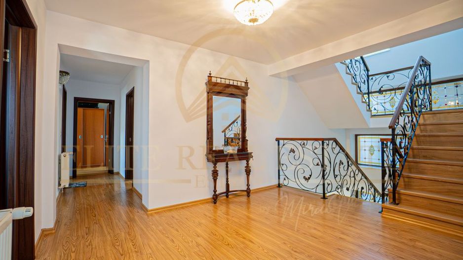 Ovidiu Sud - Zona premium - Vila impozanta, curte mare, garaj, terasa! - Poză 29