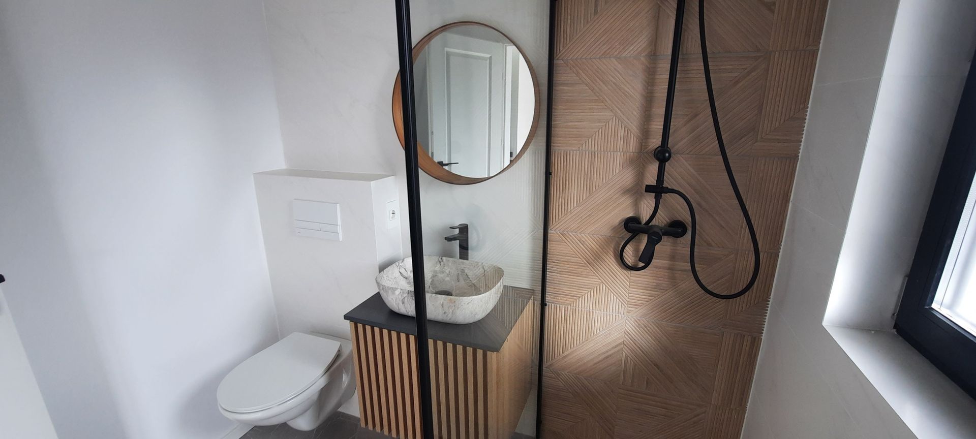 Duplex frumos cu arhitectura mediteraneana - Poză 1