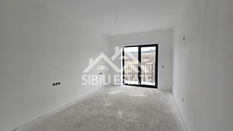 Casa Sibiu, Poplaca 4 camere, 3 bai, terasa si curte NOU - Poză 16