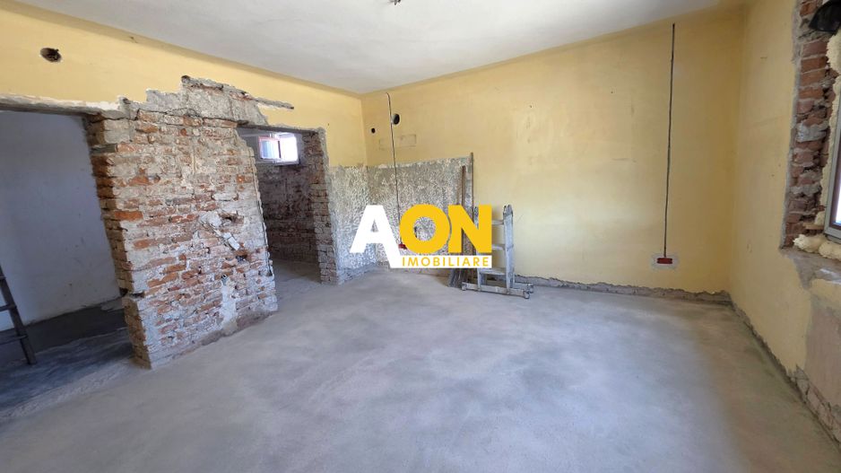 Casă semifinisată, 4 camere, 350 mp teren, la asfalt, zona Centru - Poză 9