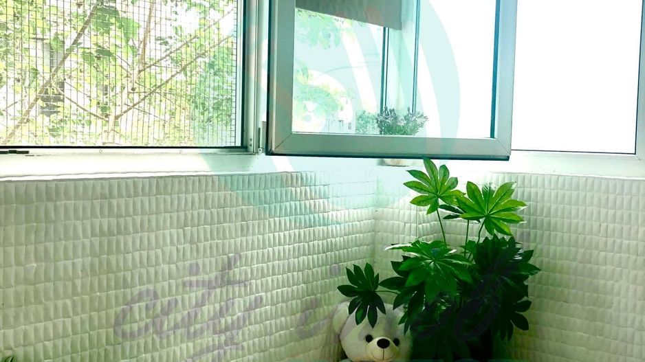 Apartament cu 3 camere renovat si cu parcare - Poză 5