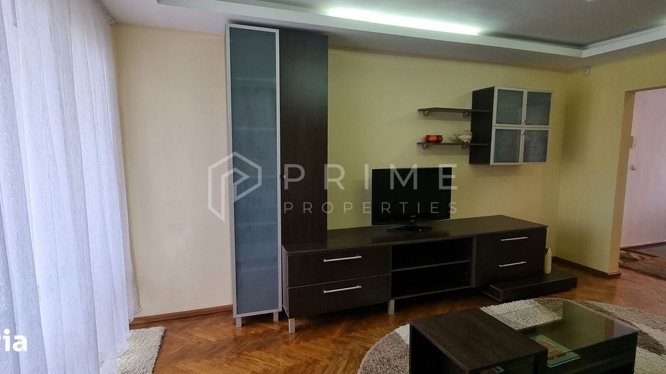Inchiriez apartament 3 camere in Tudor amenajat mobilat si utilat - Poză 1