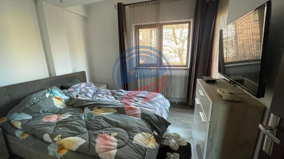 Casa moderna alcatuita din trei apartamente, zona Rovine - Poză 4