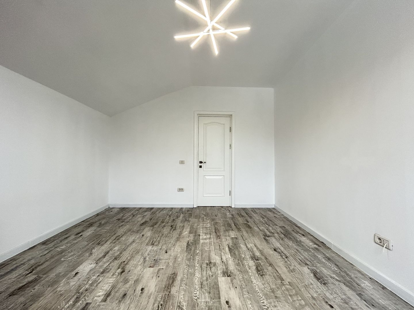 Casa P+1 din BCA ideala pentru o familie antreprenoare – Pecineaga - Poză 6