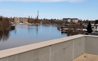 Vilă de Lux cu Piscină Privată și Deschidere Directă la Lacul Snagov - Poză 2