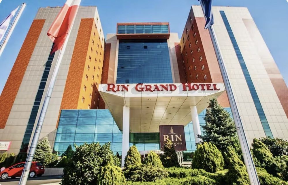 De Inchiriat 2 camere  Rin Grand Hotel,  parcare, magazine in complex - Poză 8