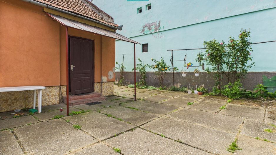 Casă cu 3 camere pentru investiții în Grădiște - Poză 7