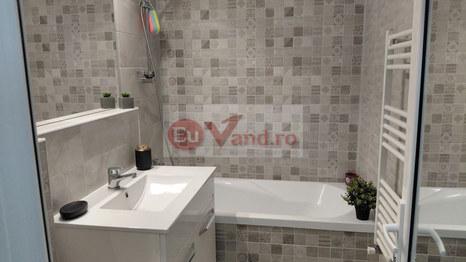 Vanzare - apartament cu 3 camere, Micro 16, renovat, mobilat nou - Poză 11