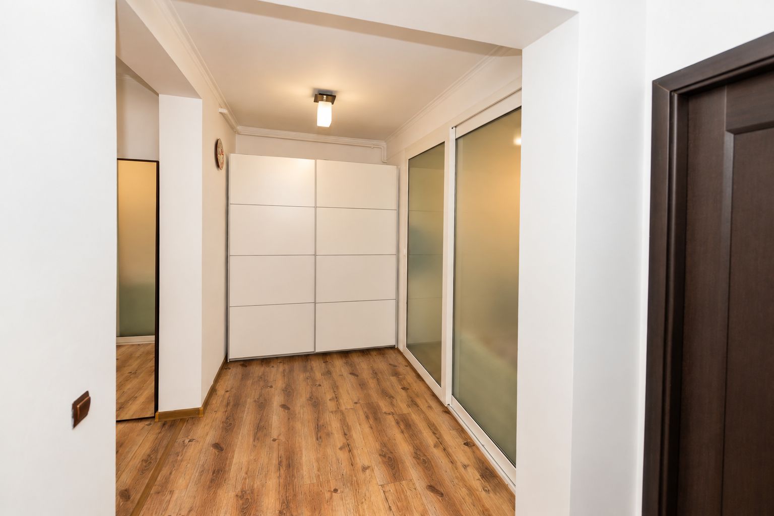 Apartament 2 camere de vanzare, 67mp mobilat, parcare, bloc cu 6 ap. - Poză 13