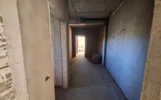 ila cu 6 camere + casă locuibilă pe teren intravilan de 1700 mp, cu vi - Poză 14