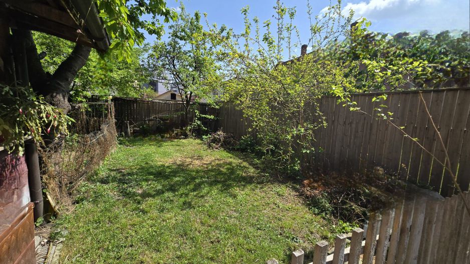 Casă cu grădină in zonă centrală - Poză 4