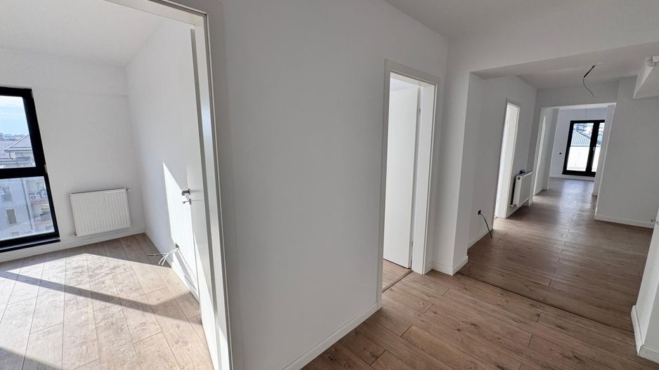 AP. 4 CAMERE - TERASA 32 MP, PARCARE INCLUSA, BLOC NOU, COMISION 0% - Poză 2