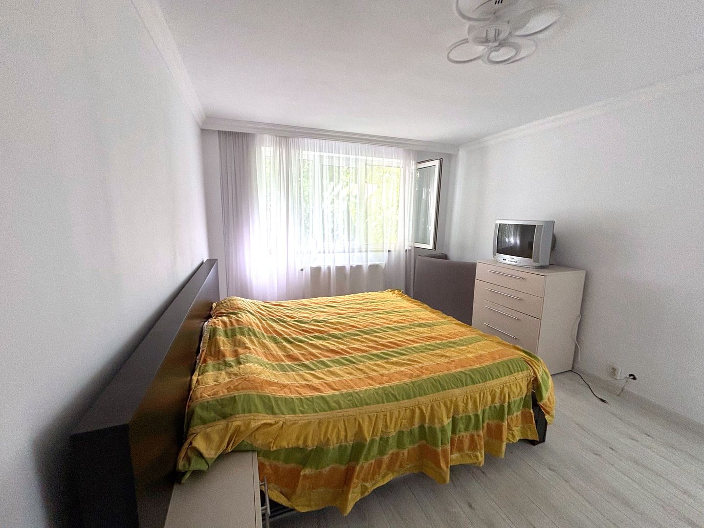 Apartament 3 camere Ozana – etaj 1, parcare inclusă, pet friendly, semi-mobilat - Poză 8