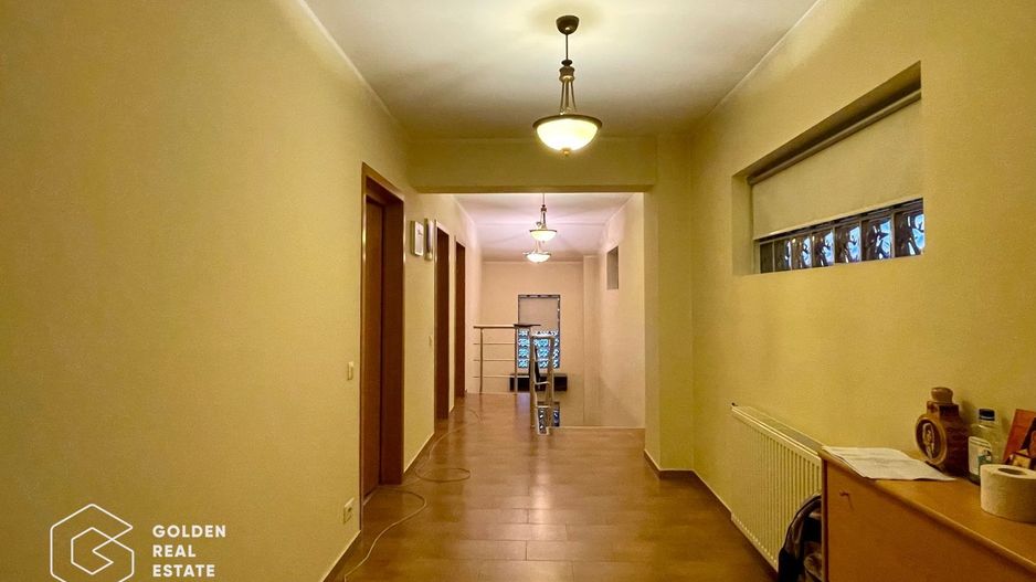 Casă generoasă pentru activități comerciale- Calea Vitan - Poză 5