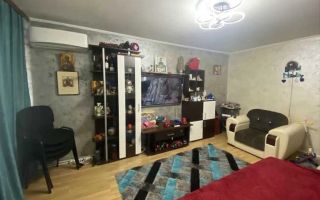 Cug - Selgros - 3 Camere Decomandat + Boxa .Bloc . 1992 - 72 Mp - Poză 1